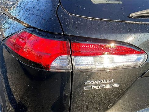 Used 2022 Toyota Corolla Cross LE FWD image 33