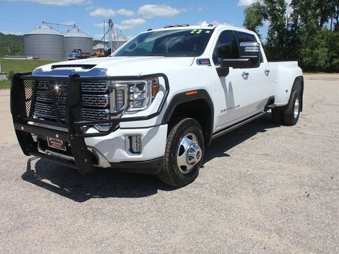 Used 2023 GMC Sierra 3500 Denali w/ Denali Ultimate Package AWD/4WD image 1