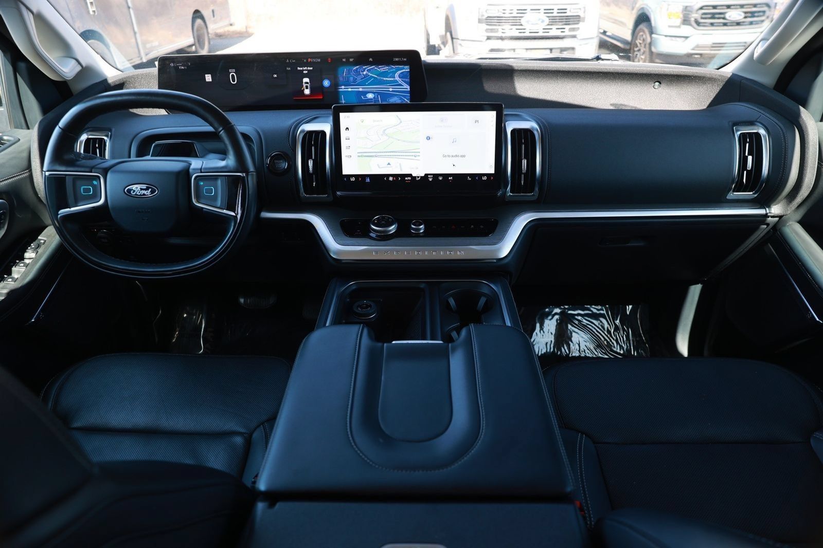 Used 2025 Ford Expedition Platinum w/ Driver's Package AWD/4WD image 30