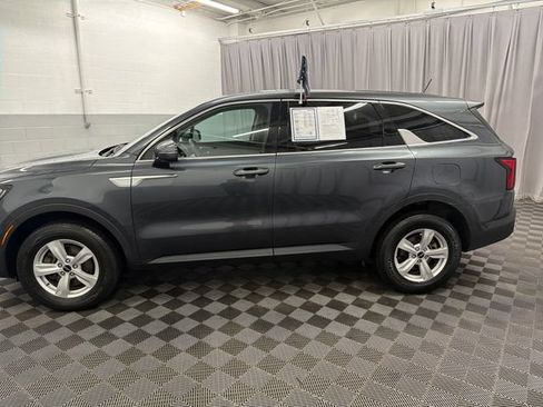 Certified 2023 Kia Sorento LX AWD/4WD image 11