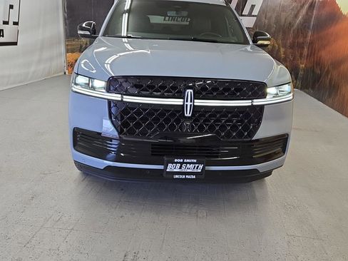 New 2025 Lincoln Navigator Reserve w/ Jet Appearance Package image 25