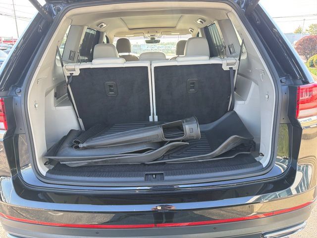 Used 2024 Volkswagen Atlas SEL AWD/4WD image 14