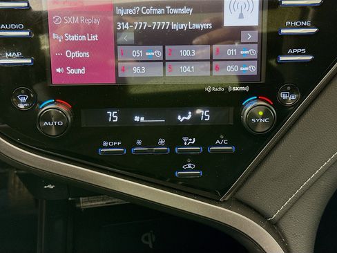 Used 2020 Toyota Camry XSE image 17