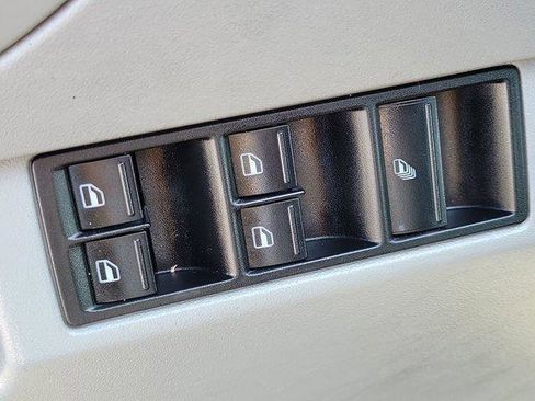 Used 2004 Volkswagen Beetle GLS FWD image 13