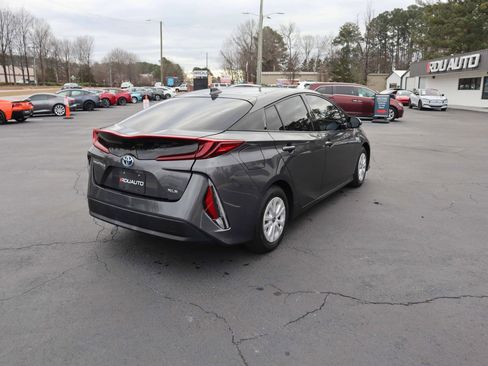 Used 2020 Toyota Prius Prime XLE image 10