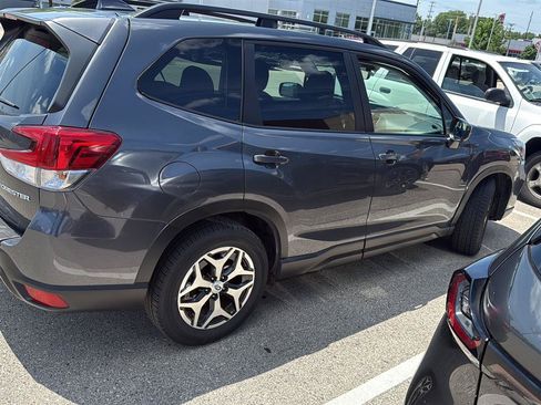 Used 2021 Subaru Forester Premium AWD/4WD image 13