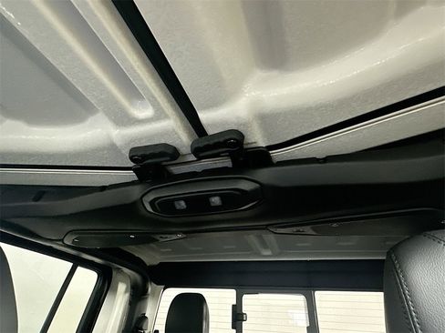 New 2025 Jeep Gladiator Sport image 14