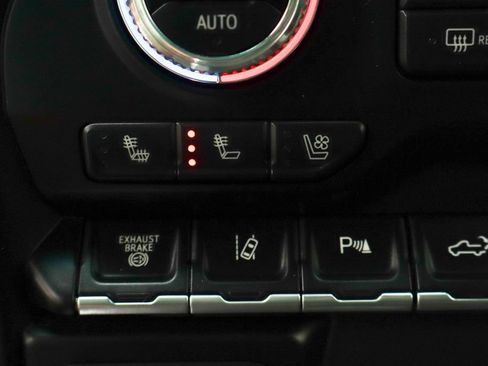 Used 2022 GMC Sierra 2500 AT4 w/ AT4 Premium Plus Package AWD/4WD image 43
