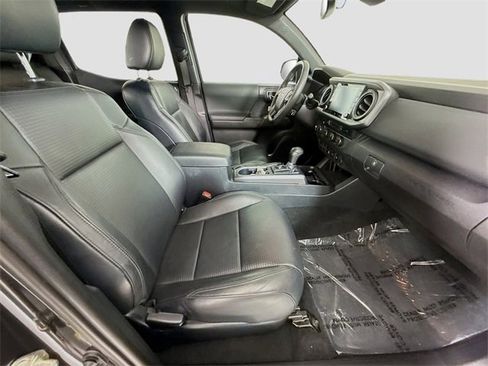 Certified 2020 Toyota Tacoma TRD Off-Road w/ TRD Premium Off Road Package image 29