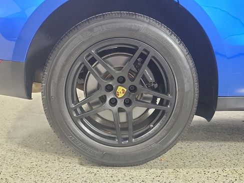 Used 2018 Porsche Macan AWD/4WD image 5