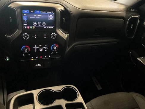 Used 2021 Chevrolet Silverado 1500 LT AWD/4WD image 4