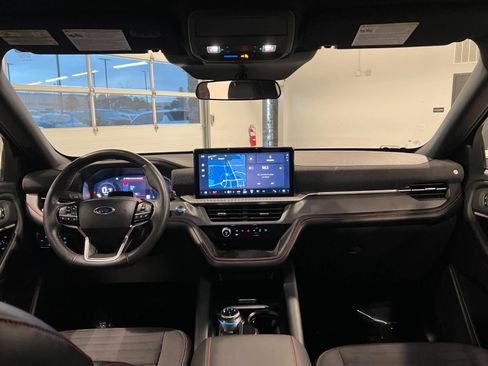 Used 2025 Ford Explorer ST-Line w/ ST-Line Street Pack image 30