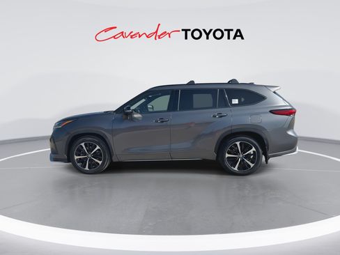 Used 2021 Toyota Highlander XSE FWD image 5