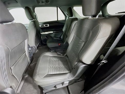 Used 2021 Ford Explorer XLT image 26