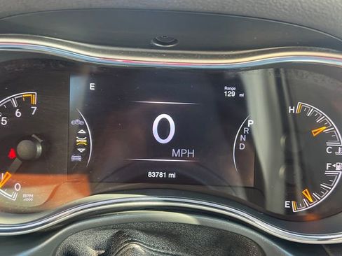 Used 2020 Jeep Grand Cherokee Altitude image 19