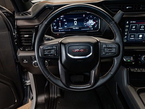 Used 2025 GMC Sierra 2500 AT4 w/ AT4 Premium Plus Package image 18