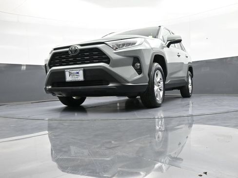 Certified 2020 Toyota RAV4 XLE w/ Convenience Package AWD/4WD image 27