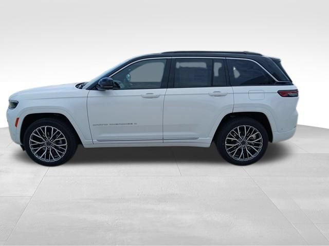 New 2027 Jeep Grand Cherokee Summit w/ Adv Protech Group IV AWD/4WD image 2