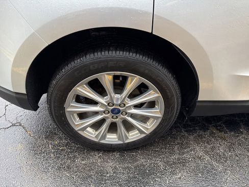 Used 2017 Ford Edge Titanium w/ Equipment Group 301A image 18