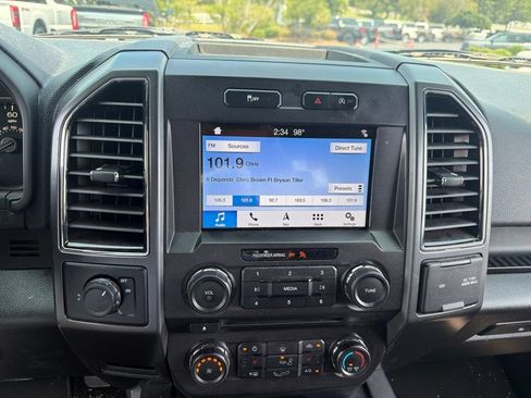 Used 2018 Ford F150 XLT w/ Equipment Group 302A Luxury RWD image 2