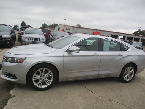 Used 2014 Chevrolet Impala LT w/ Convenience Package FWD image 3