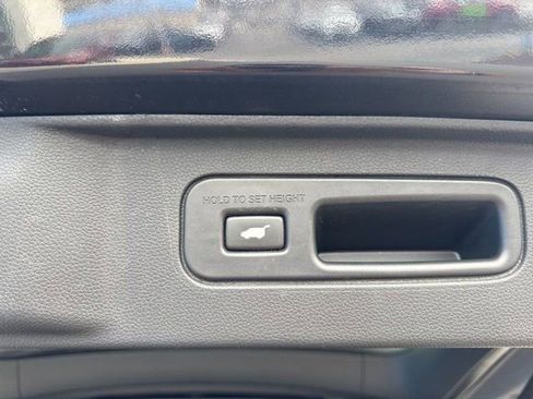 Used 2023 Honda Pilot Elite image 12