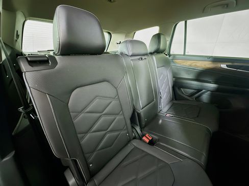 Used 2025 Volkswagen Atlas SE image 26