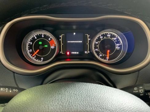 Used 2016 Jeep Cherokee 75th Anniversary FWD image 21