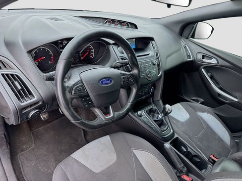 Used 2016 Ford Focus ST FWD image 7