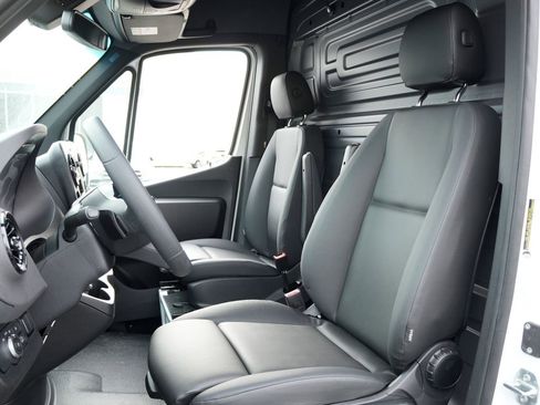 New 2025 Mercedes-Benz Sprinter 2500 image 10