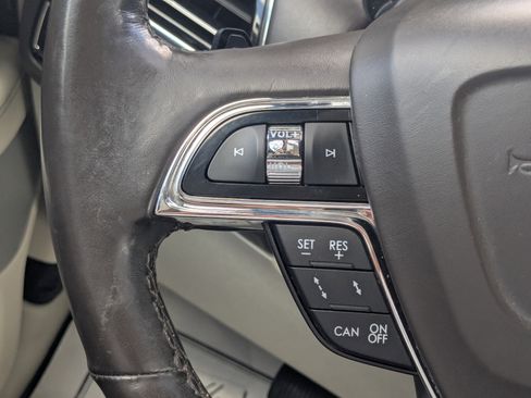 Used 2021 Lincoln Navigator Black Label w/ Cargo Convenience Package image 39