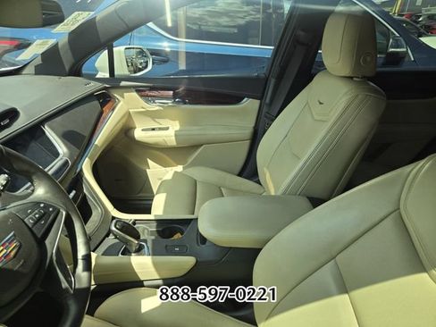 Used 2017 Cadillac XT5 Luxury w/ Driver Awareness Package FWD image 3