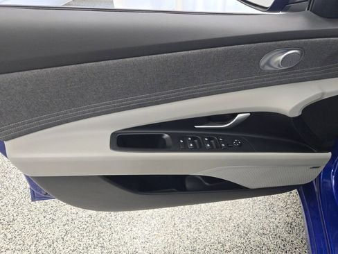 Used 2024 Hyundai Elantra Limited image 19