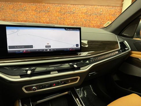 Certified 2025 BMW X5 xDrive40i w/ Climate Comfort Package image 17