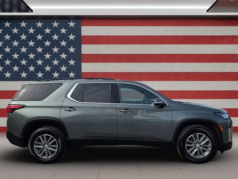 Used 2022 Chevrolet Traverse LT image 12