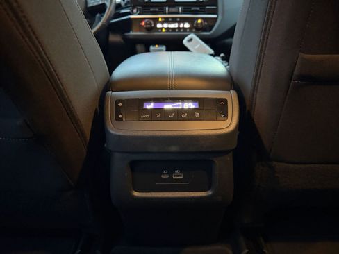 Used 2025 Nissan Pathfinder SV image 25