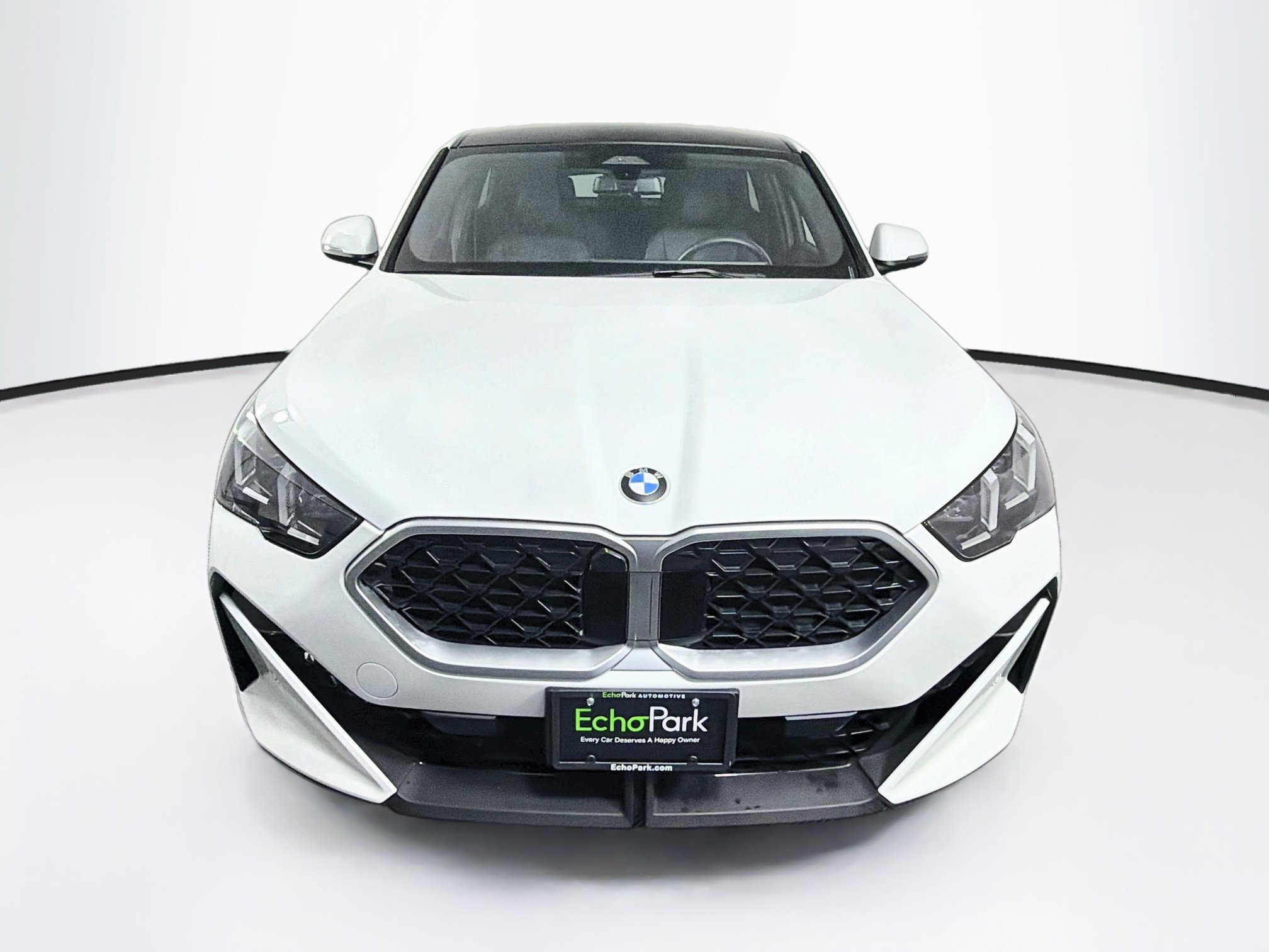 Used 2026 BMW X2 xDrive28i AWD/4WD image 2