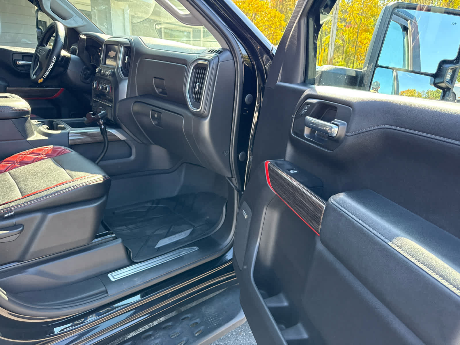 Used 2019 Chevrolet Silverado 1500 RST AWD/4WD image 16