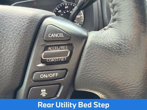 Used 2024 Nissan Titan SV RWD image 33