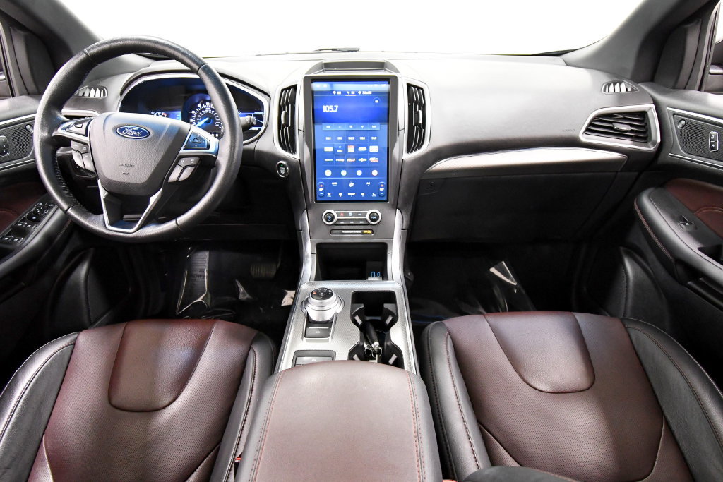 Used 2021 Ford Edge Titanium w/ Equipment Group 301A AWD/4WD image 3