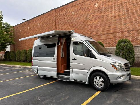 Used 2016 Mercedes-Benz Sprinter 2500 image 91
