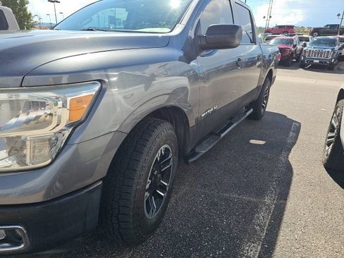 Used 2017 Nissan Titan S AWD/4WD image 11