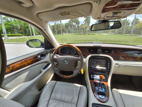 Used 2006 Jaguar XJ Vanden Plas RWD image 19