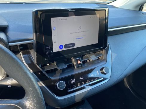 Used 2025 Toyota Corolla LE image 31