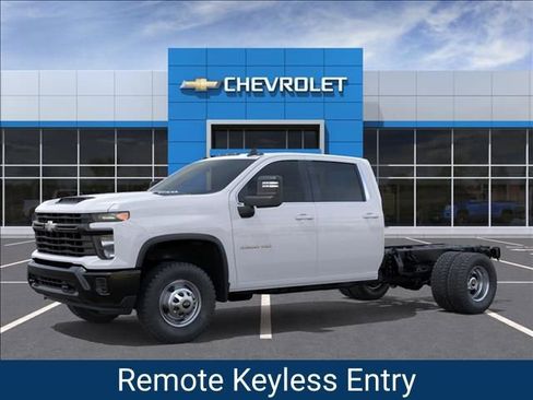 New 2026 Chevrolet Silverado 3500 W/T image 2