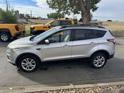Used 2017 Ford Escape SE w/ SE Leather Comfort Package AWD/4WD image 11