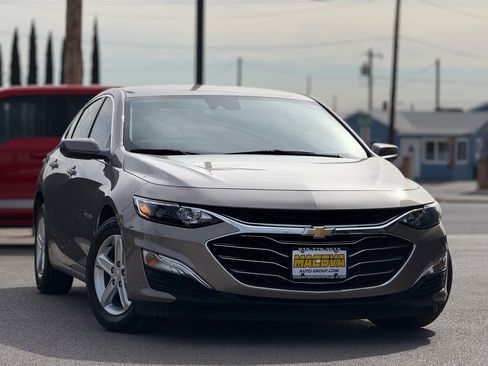 Used 2024 Chevrolet Malibu LS image 2