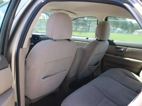 Used 2001 Ford Taurus LX FWD image 15