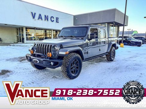 Used 2021 Jeep Gladiator Sport image 3