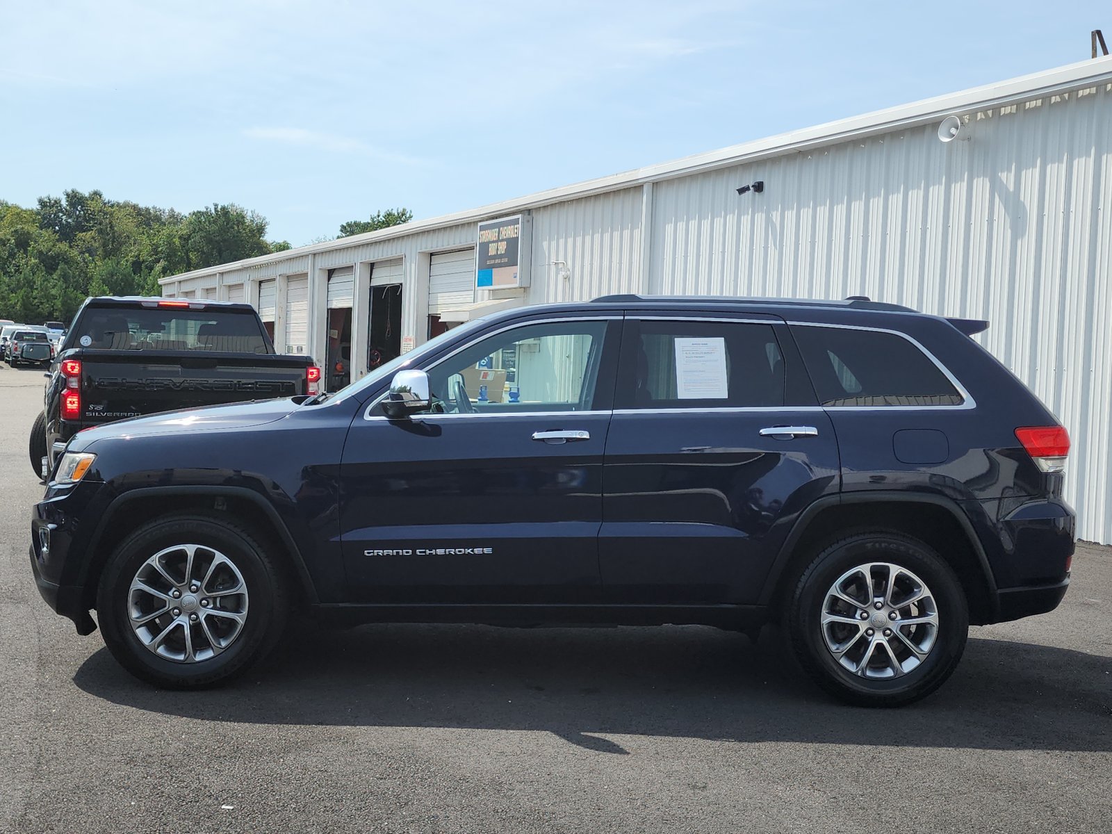 Used 2016 Jeep Grand Cherokee Limited RWD image 2